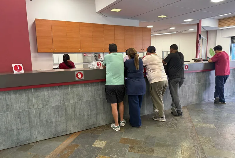 Tercera Notaría de Colina — mesón notaría